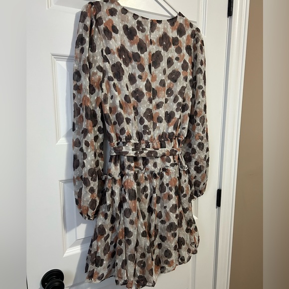 NWT Vici Taupe and Brown Floral Flutter Skirt Boho Dress - Picture 4 of 10